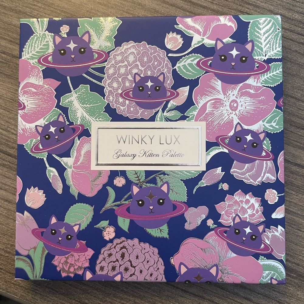 Winky Lux Smokey eyeshadow palette